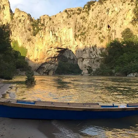 B&B Champdelaplume 3*