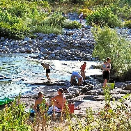 Champdelaplume 3* Barjac (Gard)